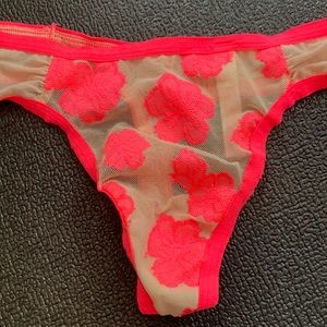VS Pink Thong